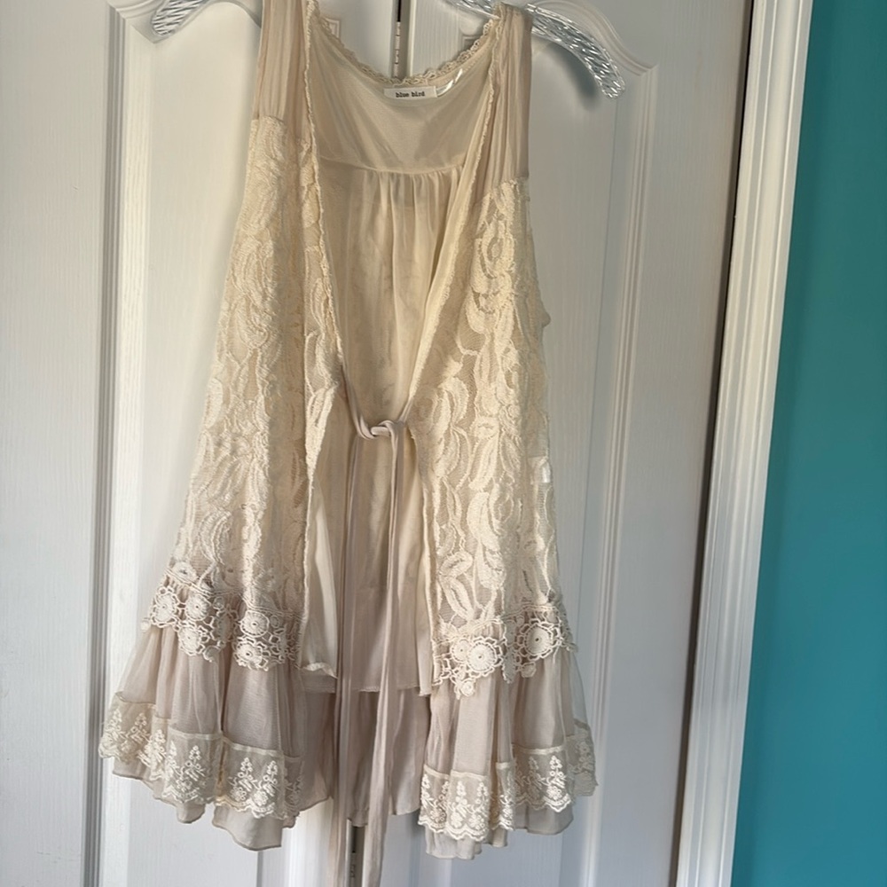 Lace pleated vest style top
